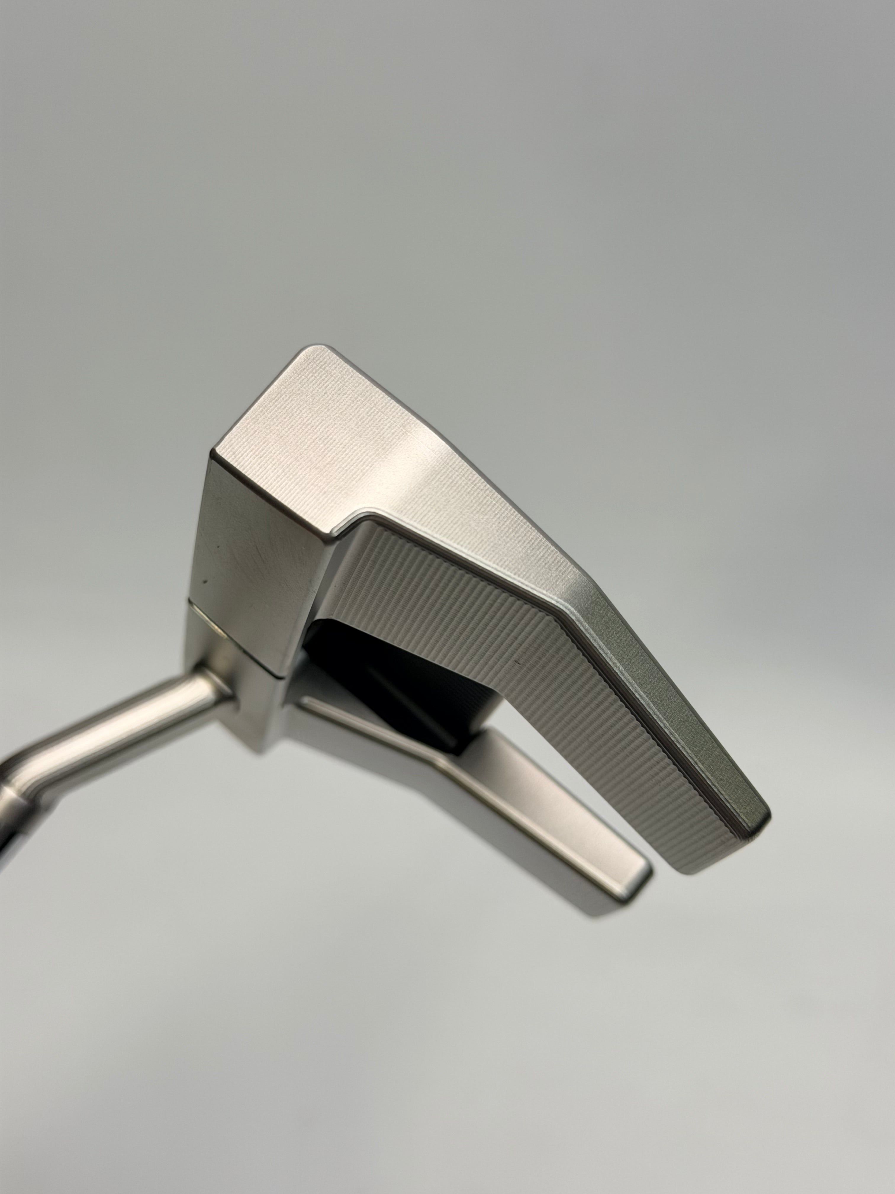 Scotty Cameron Phantom X 5.5 Putter 35" Like New w/ Headcover