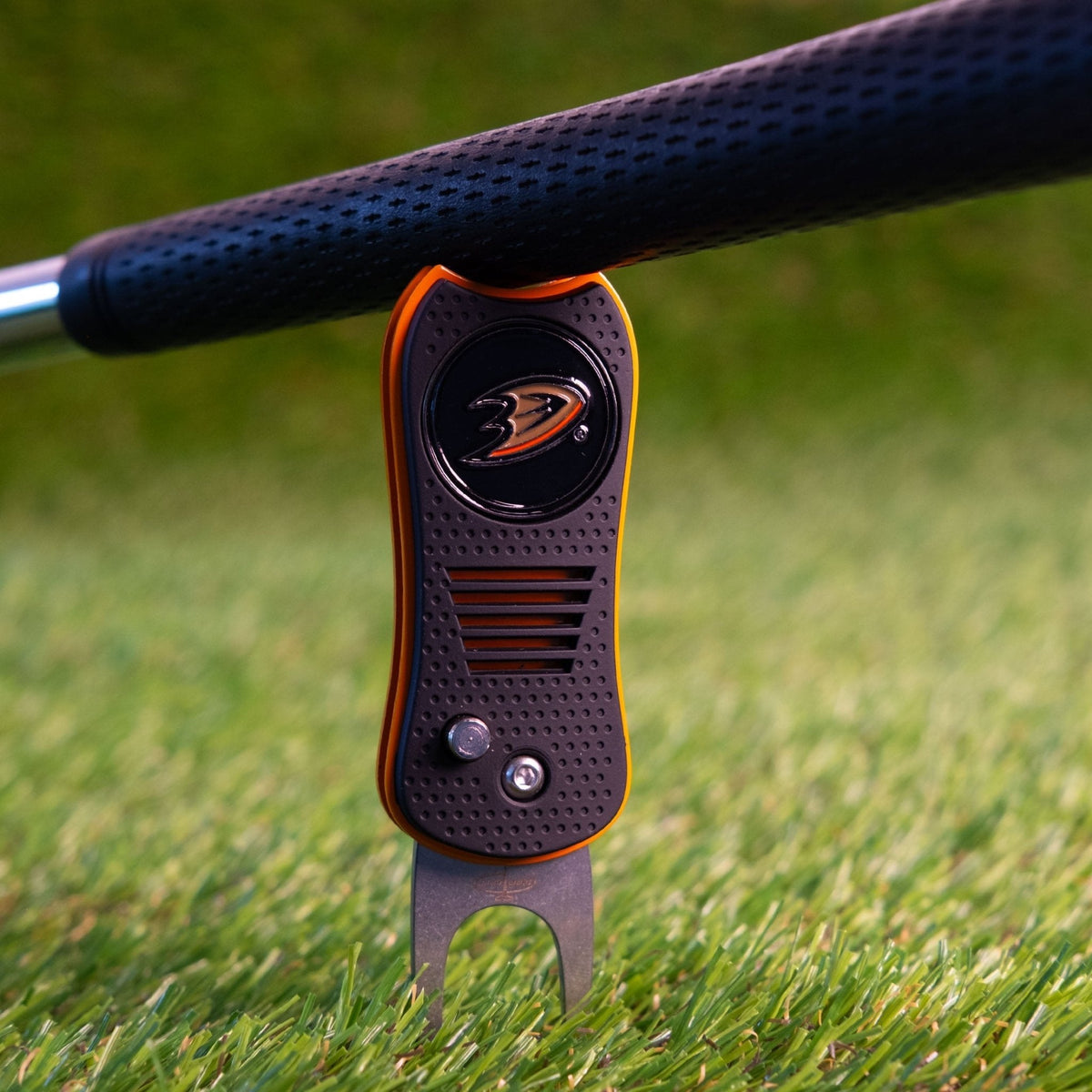 Anaheim Ducks Switchblade Divot Tool