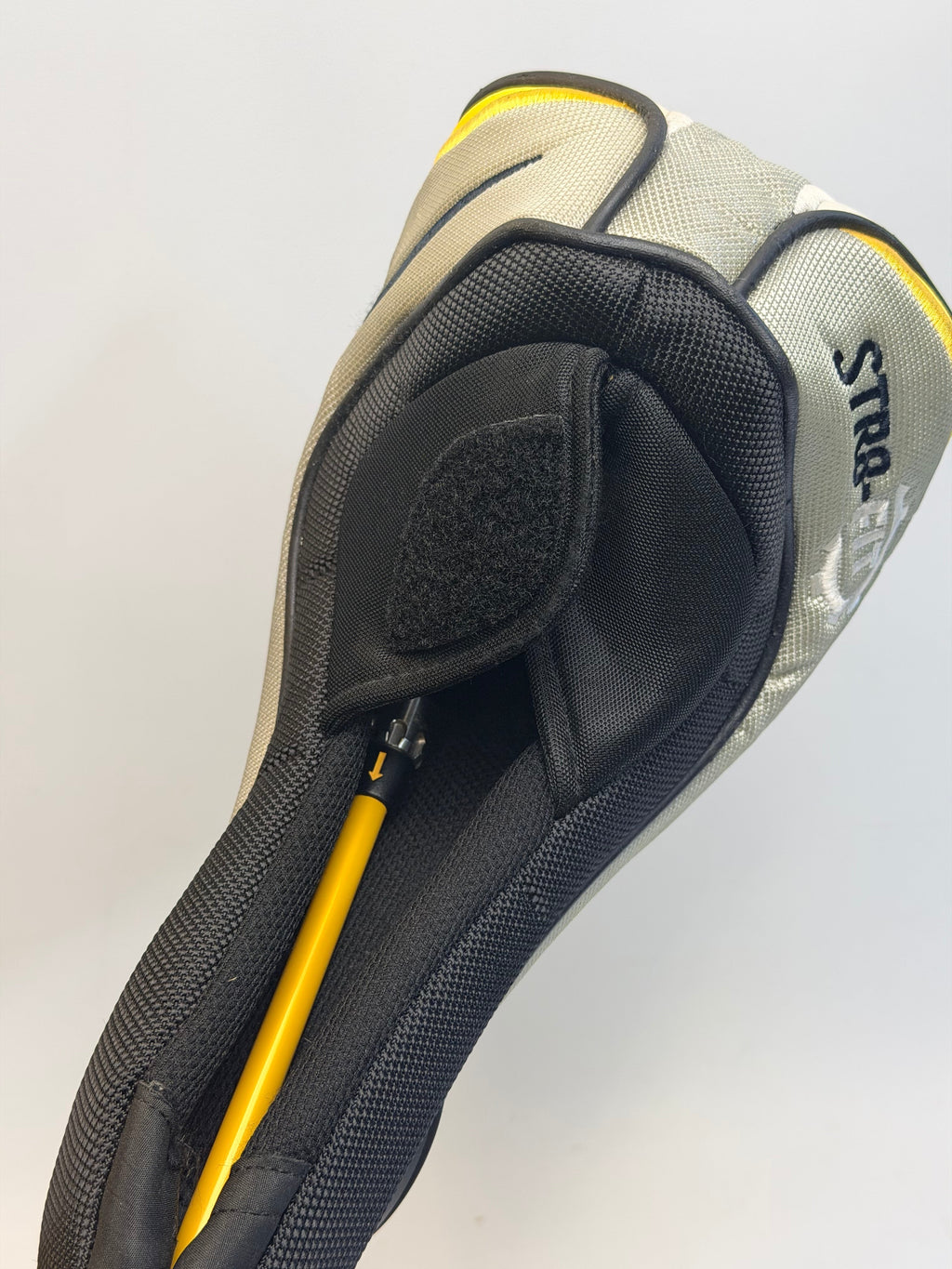 Nike SQ DYMO2 STR8-FIT Driver 9.5° RH UST AXIVCore Stiff w/ Headcover